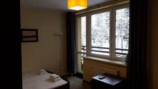 Отели типа «постель и завтрак» NIEZAPOMINAJKA Щирк Трехместный номер с балконом-4